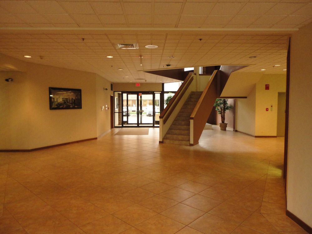 Highland Plaza : 1920 S Highland Ave, Lombard, IL, 60148